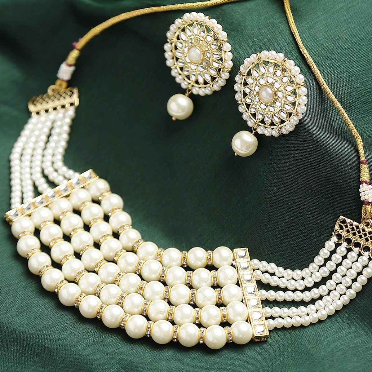 Karatcart Women's Jewellery Set White and Gold | 11017423
