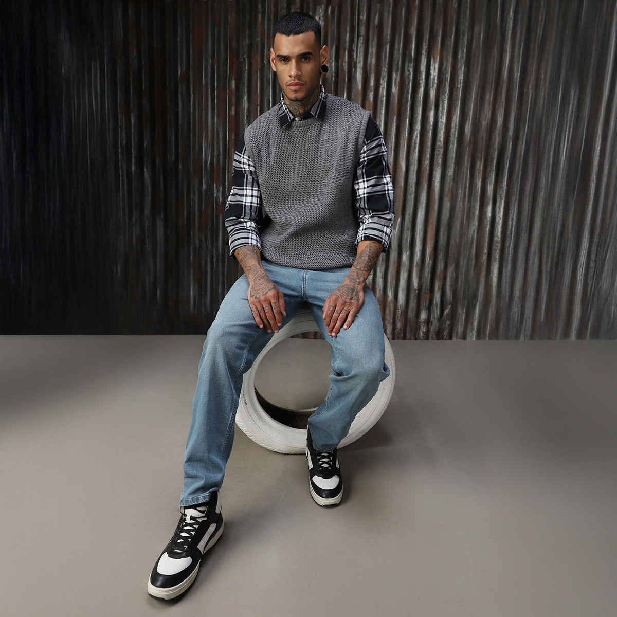 High Star Men's Structured Round Neck Sweater Vest | Grey - M