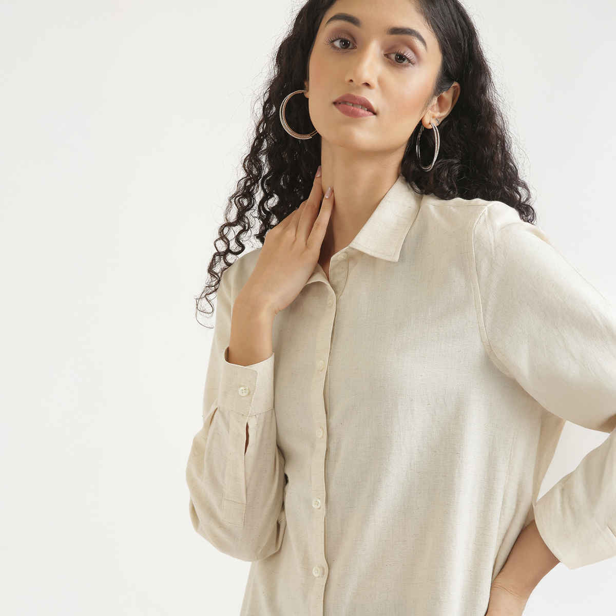 Saadaa Women's Airy Solid Linen Shirt | Ecru - XL