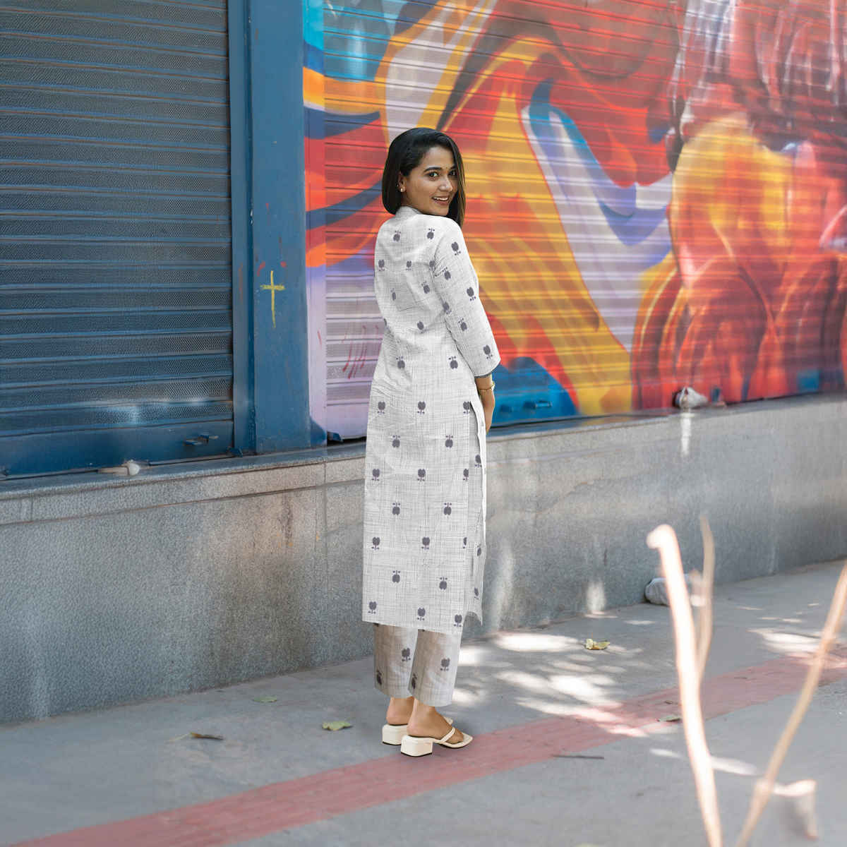 GoSriKi Women's Viscose Rayon Straight Printed Kurta with Pant | OCHI | White - S