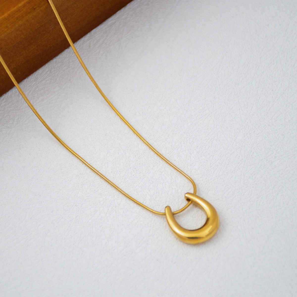 LabelShe Gold-Plated Stainless Steel U Shaped Pendant Necklace | LS-PS-26446