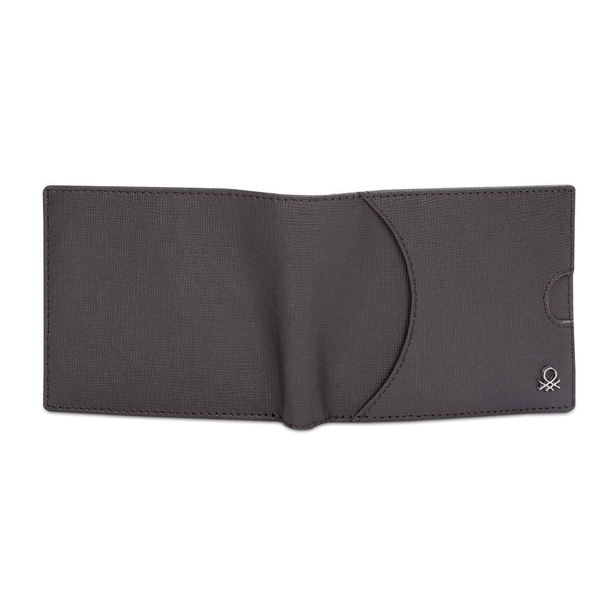 United Colors Of Benetton Men's Solid Leather Passcase Wallet | Black - One Size