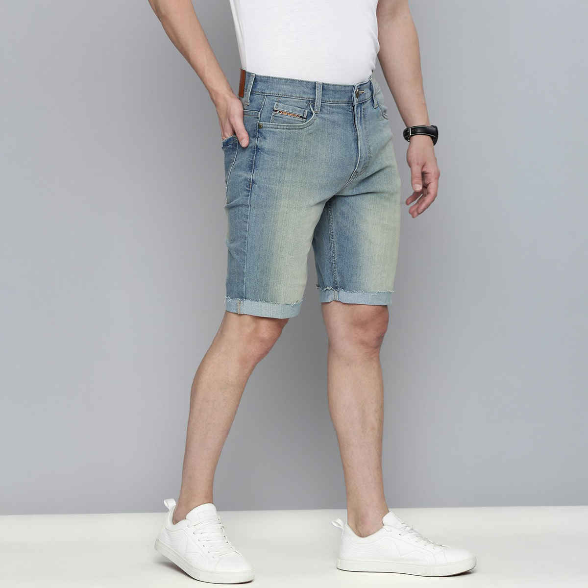 The Indian Garage Co Men's Slim Fit Solid Casual Shorts | Blue - 32