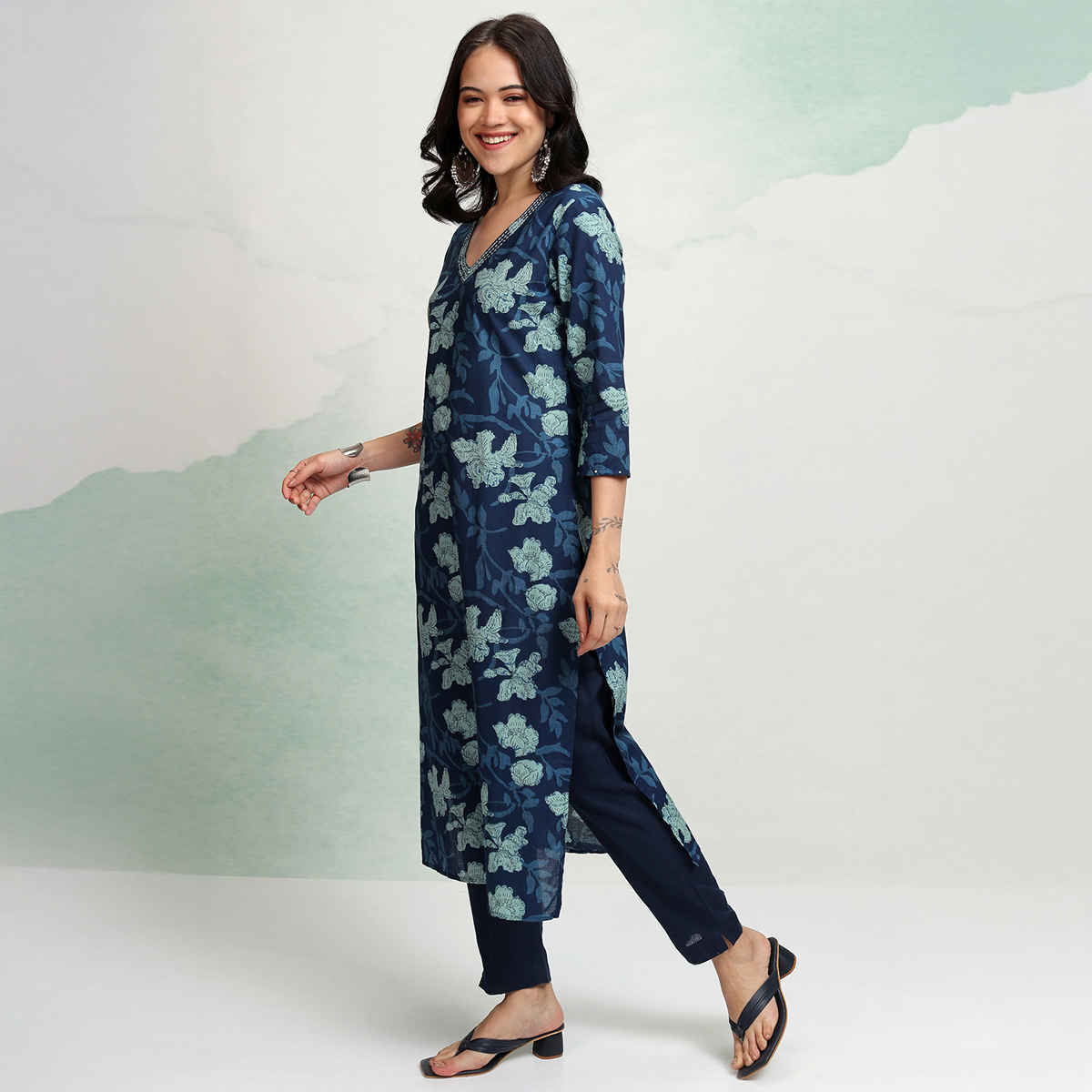 Vishudh Women's Floral Print Straight Kurta | PVKU000003 | Navy Blue - M