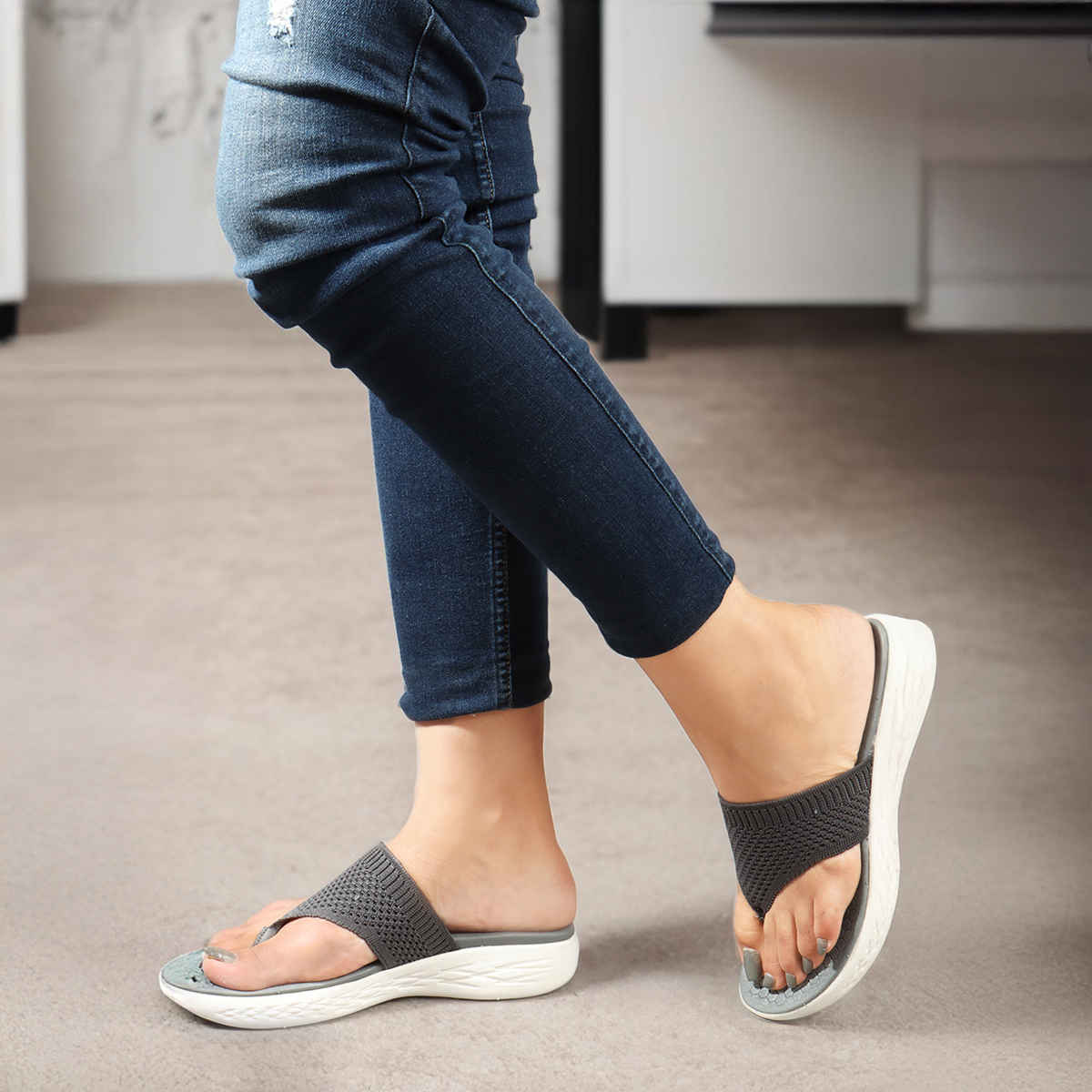 Carlton London Grey Comfortable Women's Flip Flops | UK 8