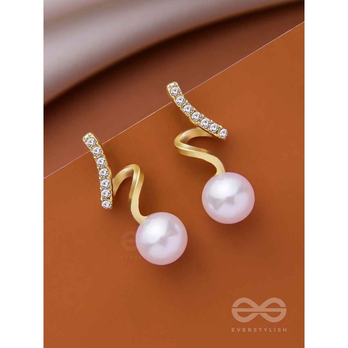 Everstylish Pearl'n Swirl - Golden Sparkling Studs