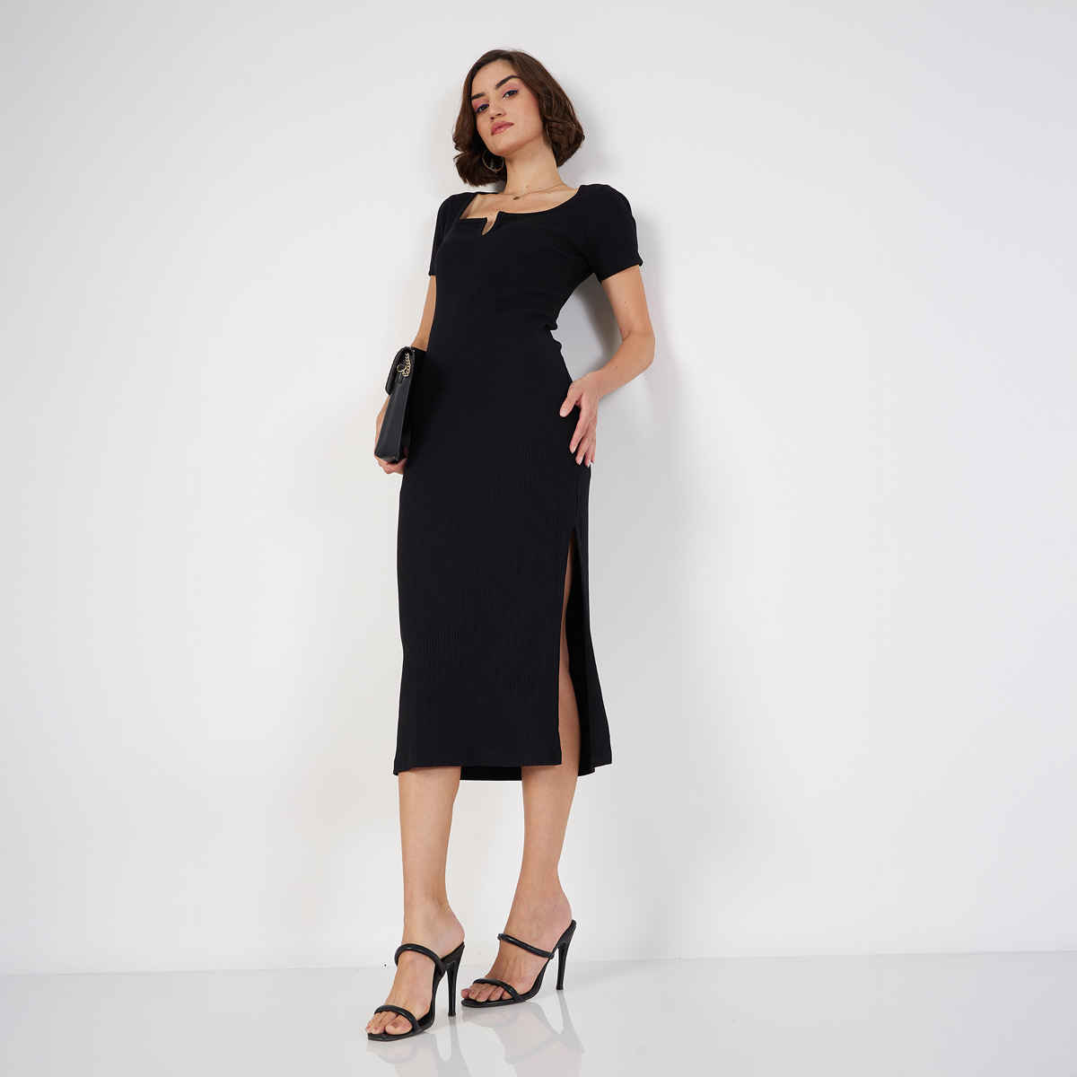 SASSAFRAS Women's Rib V-Neck Midi Dress | Black - L