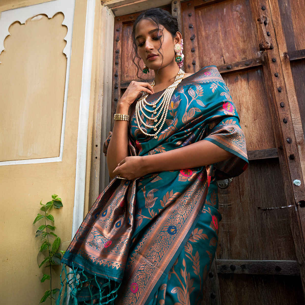 Janasya Women's Banarasi Design Saree with Unstitched Blouse Piece | SAR304 | Teal Green