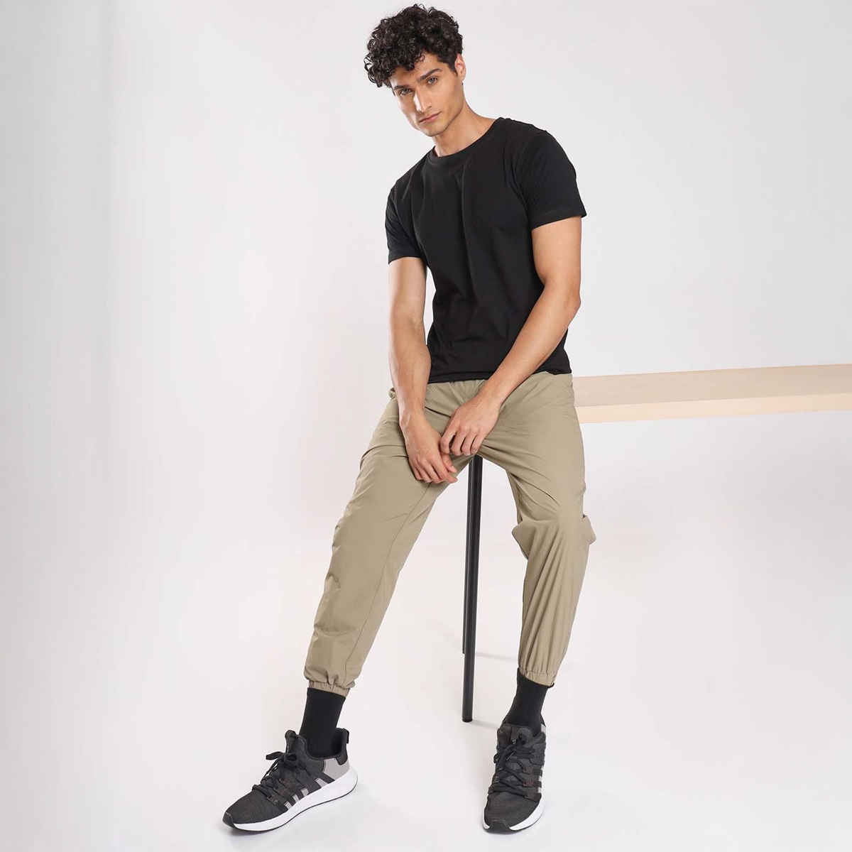 Nobero Men's Plain Classic Fit T-shirt | Black - L