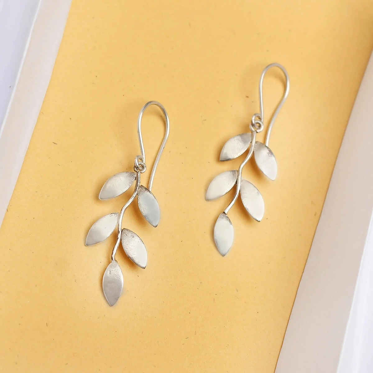 Unniyarcha 92.5 Silver Leaflets Earring