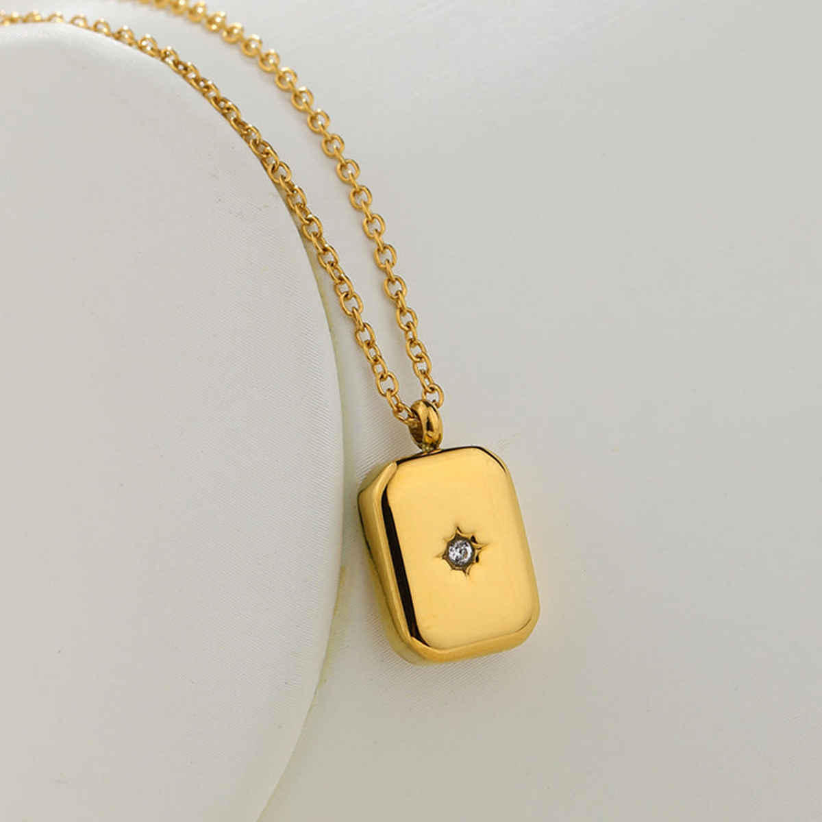 LabelShe White Gold-Plated Gold-Toned Geometric Pendant Necklace | LS-PS-26414