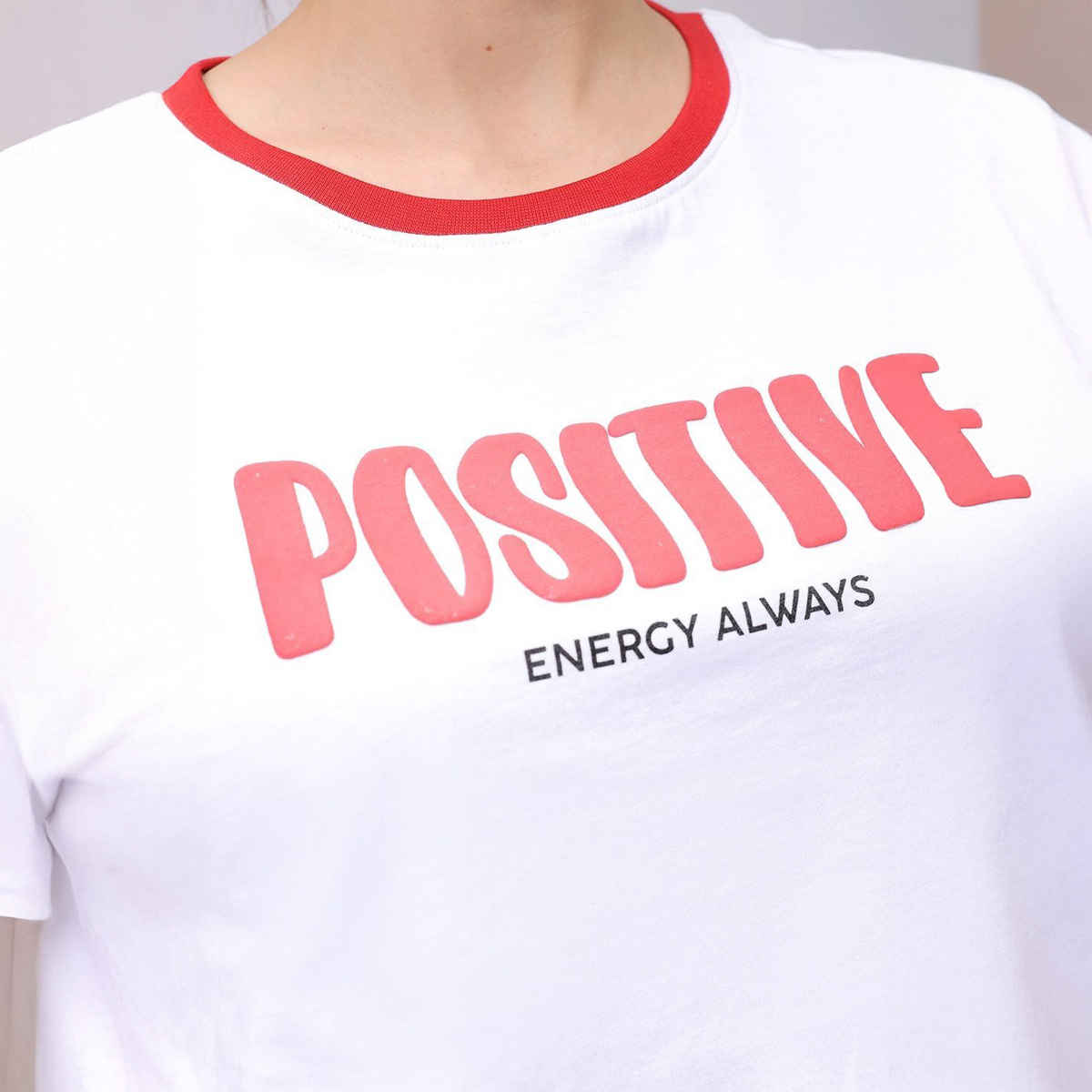 Freehand Women's Relaxed Typographic Casual Crew Neck T-shirt | 0424-Zfhcrtee2-03 | White - XS