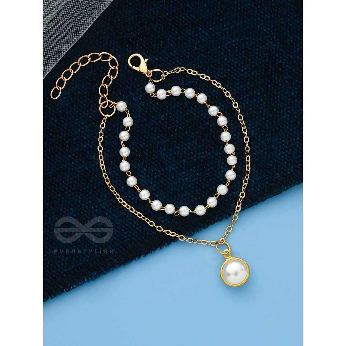 Everstylish The Snow Globe - Gold Pearl Bracelet