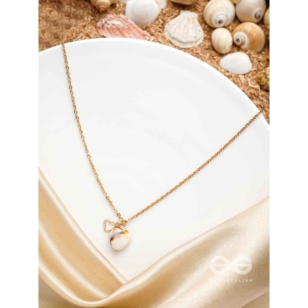 Everstylish The Beach Romance- Golden Embellished Necklace With Anti-tarnish Coating