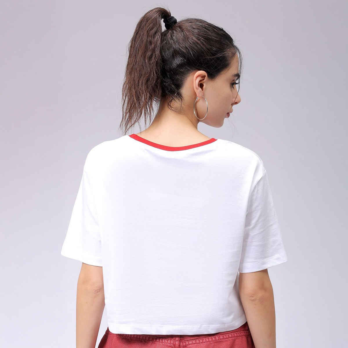 Freehand Women's Relaxed Typographic Casual Crew Neck T-shirt | 0424-Zfhcrtee2-03 | White - XS