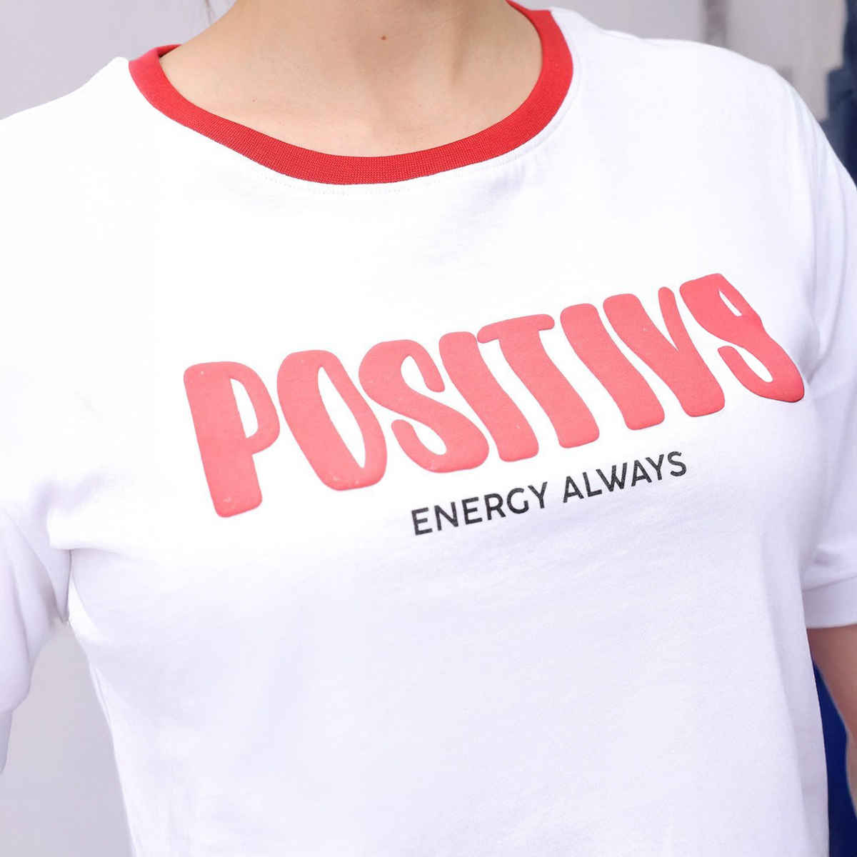 Freehand Women's Relaxed Typographic Casual Crew Neck T-shirt | 0424-Zfhcrtee2-03 | White - XS