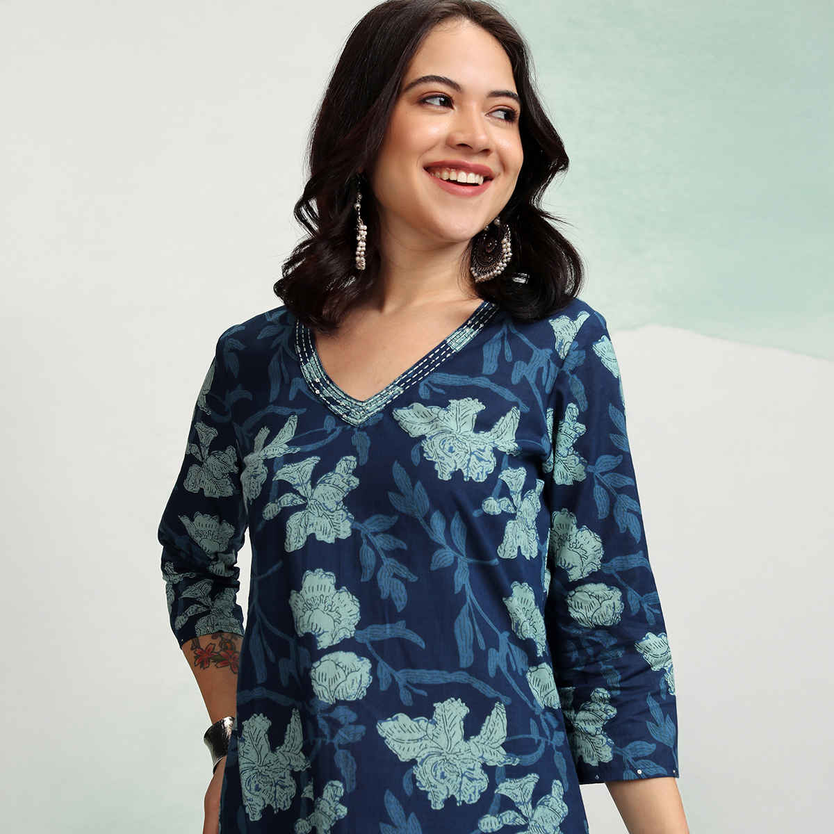 Vishudh Women's Floral Print Straight Kurta | PVKU000003 | Navy Blue - L