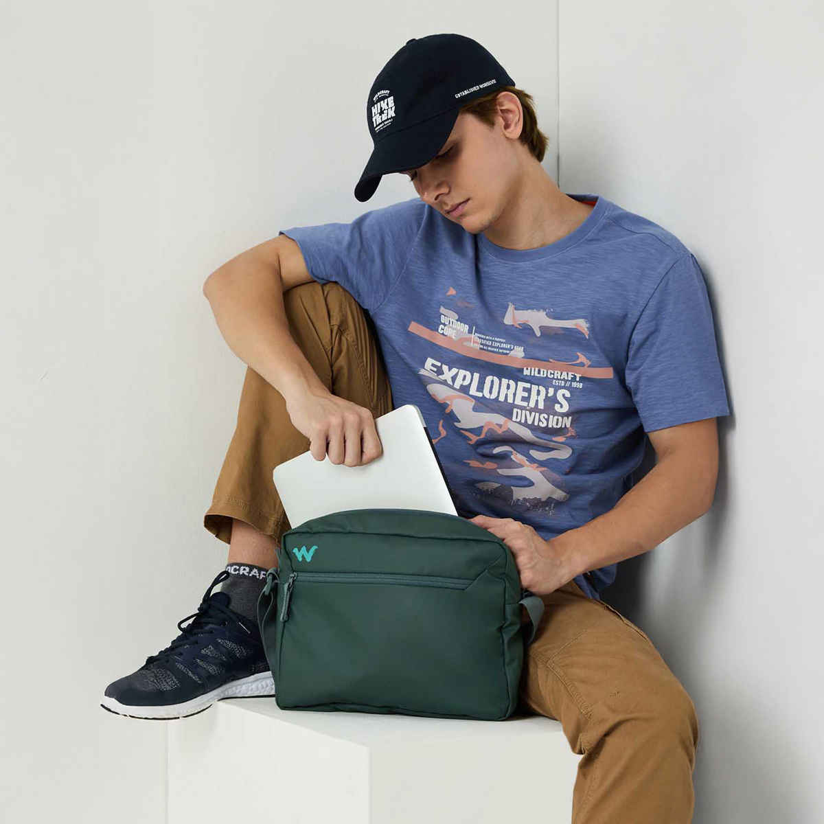 Wildcraft Unisex Solid Polyester 5.5 L Sling Bag | Green - M