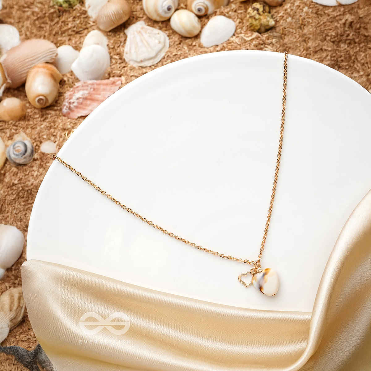 Everstylish The Beach Romance- Golden Embellished Necklace With Anti-tarnish Coating