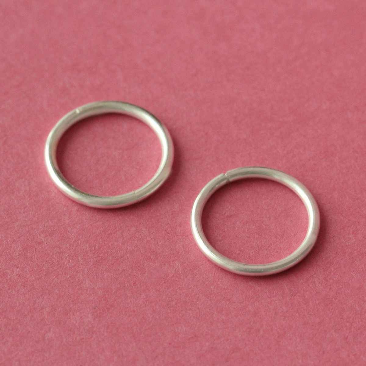 Unniyarcha Silver Minimal Toe Ring | Pair