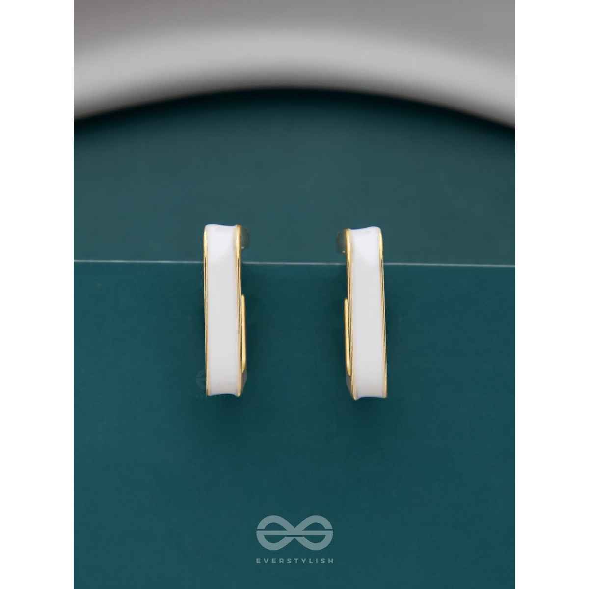 Everstylish A Classy Delight - Statement Enamelled Earrings