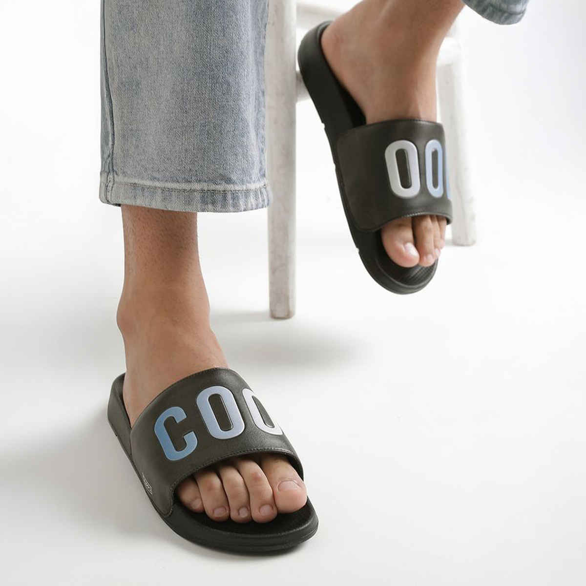 Chupps Men's Cool Vibes Black: Ombre Blue Sliders - UK9