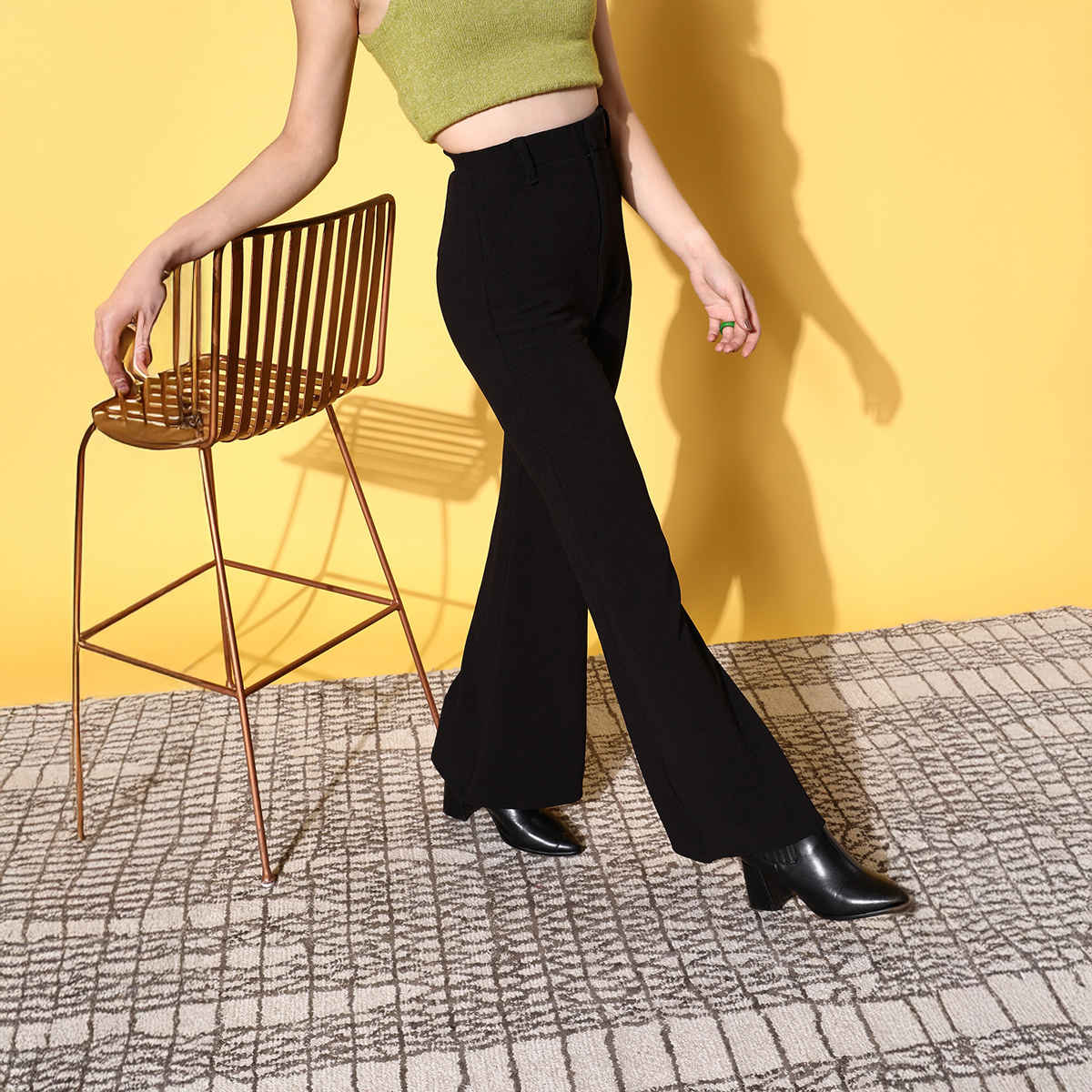 SASSAFRAS Women's Bell Bottom Knitted Pants | Black - L