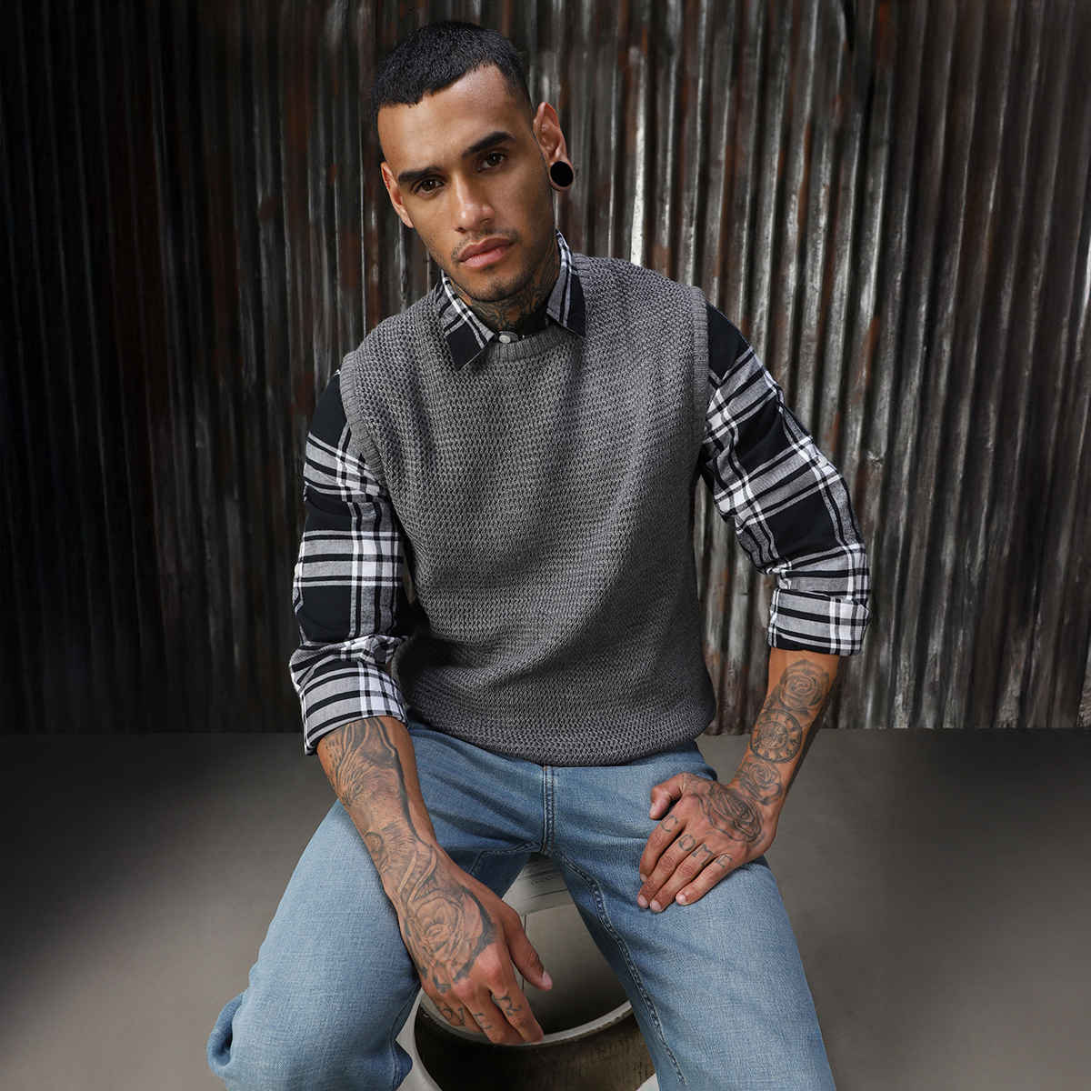 High Star Men's Structured Round Neck Sweater Vest | Grey - M