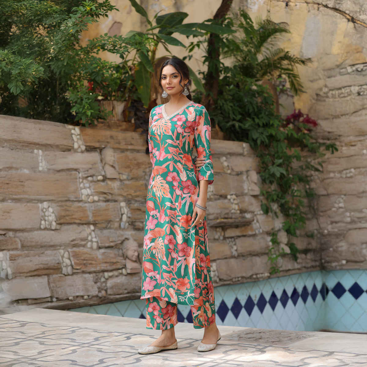 GoSriKi Women's Rayon Blend Straight Printed Kurta with Palazzo | CHINKI | Green - L