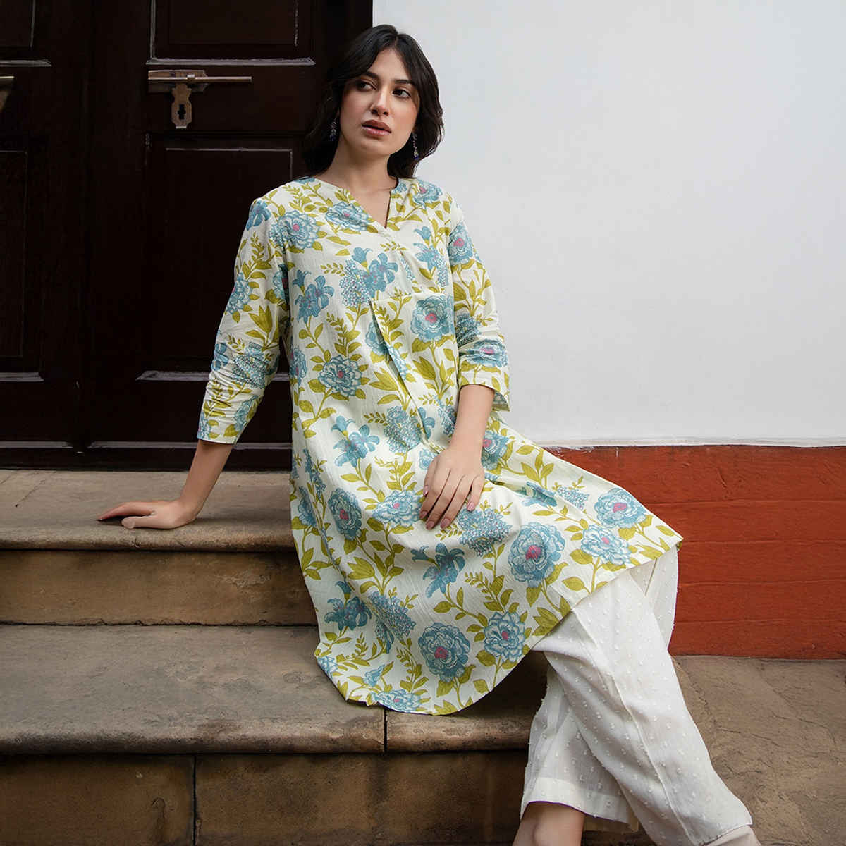 Janasya Women's Off White Pure Cotton Floral Printed Regular Tunic | M