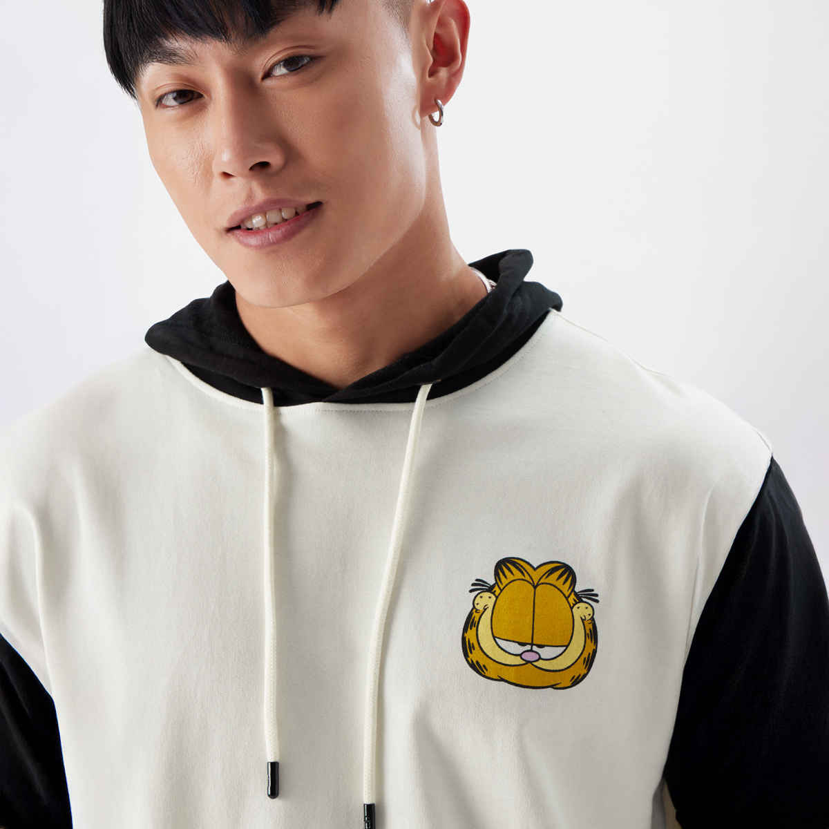 The Souled Store Men's Oversized Garfield- Guarding Me | Hooded T-shirts | MulticolorXL