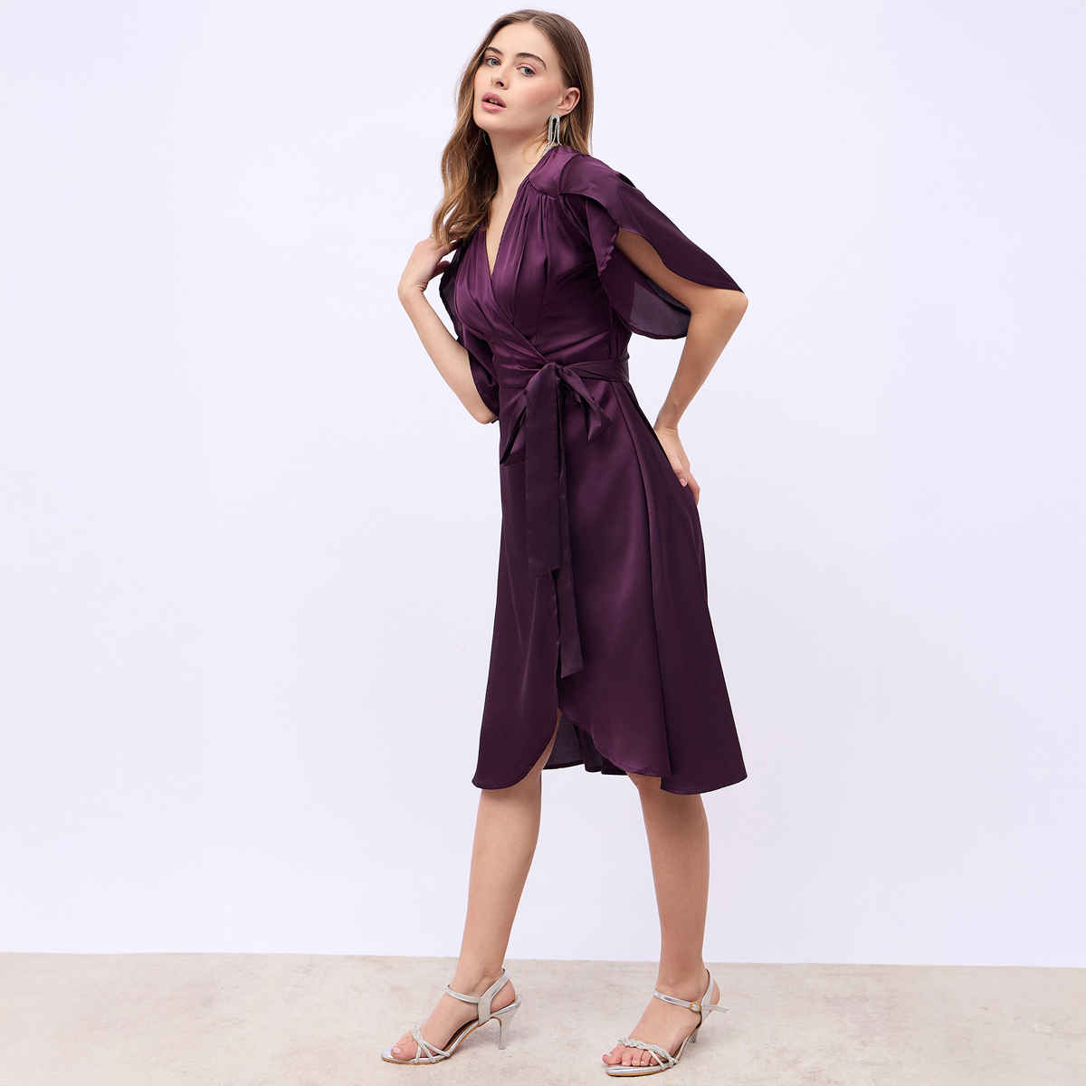 Styli Women's Casual Wear V-Neck Solid Short Sleeves Wrap Midi Dress | Wine - M