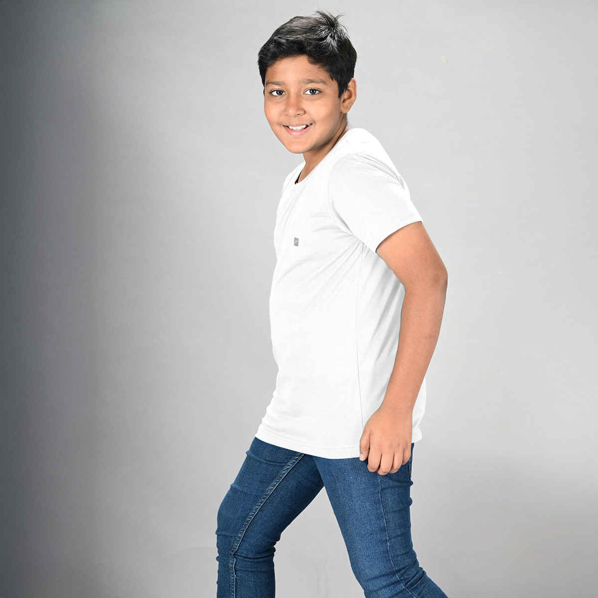 Lux Nitro Kids Round Neck T-shirt | White - XL