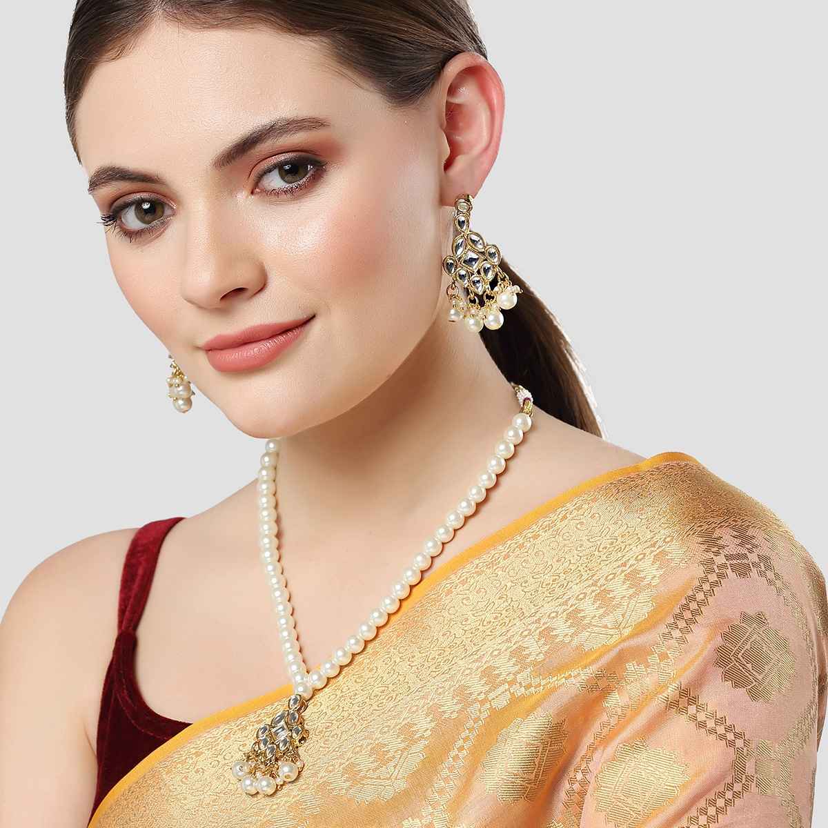 Karatcart Women's Jewellery Set White and Gold | 11015478