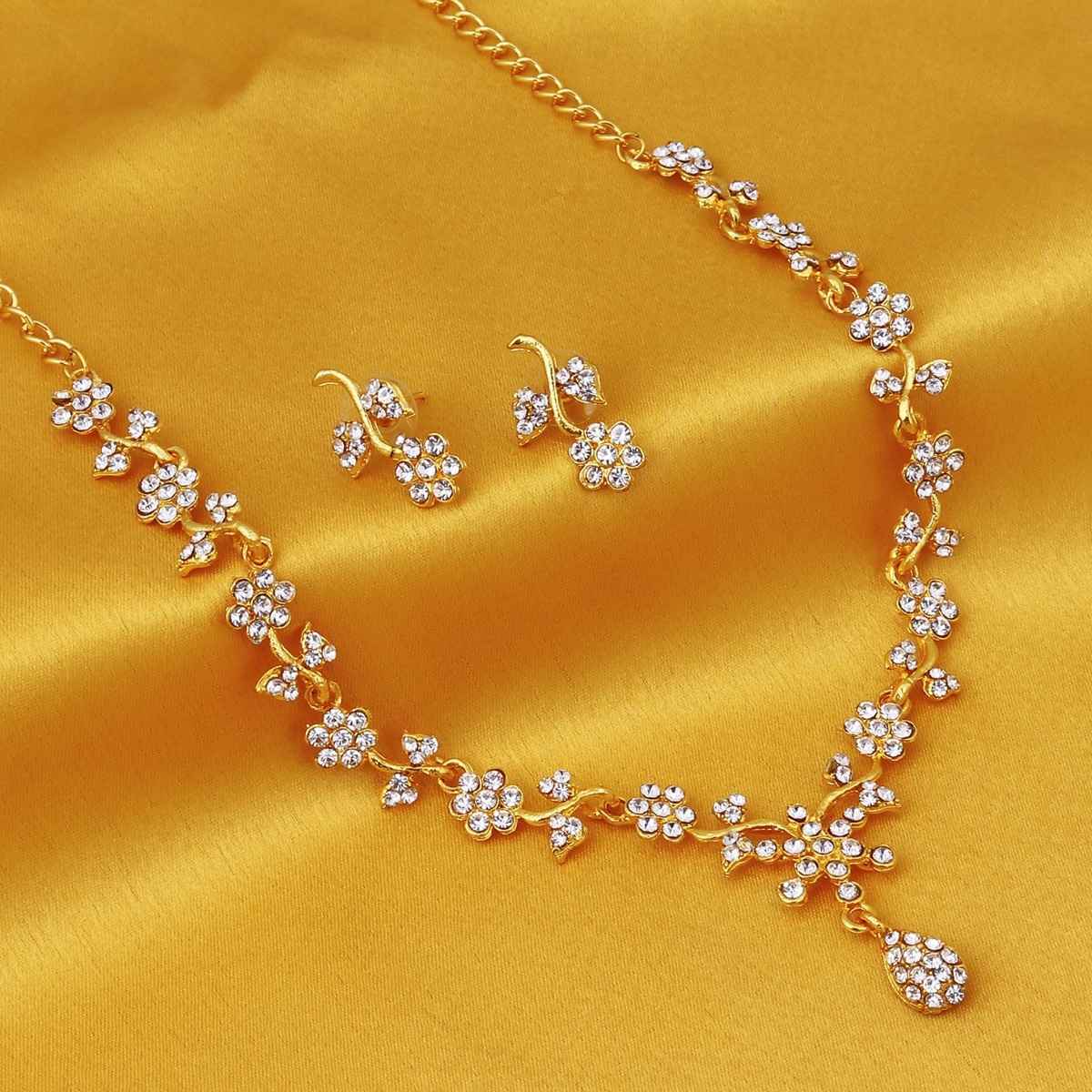 Sukkhi Ethnic Floral Gold Plated Floral Necklace Set For Women