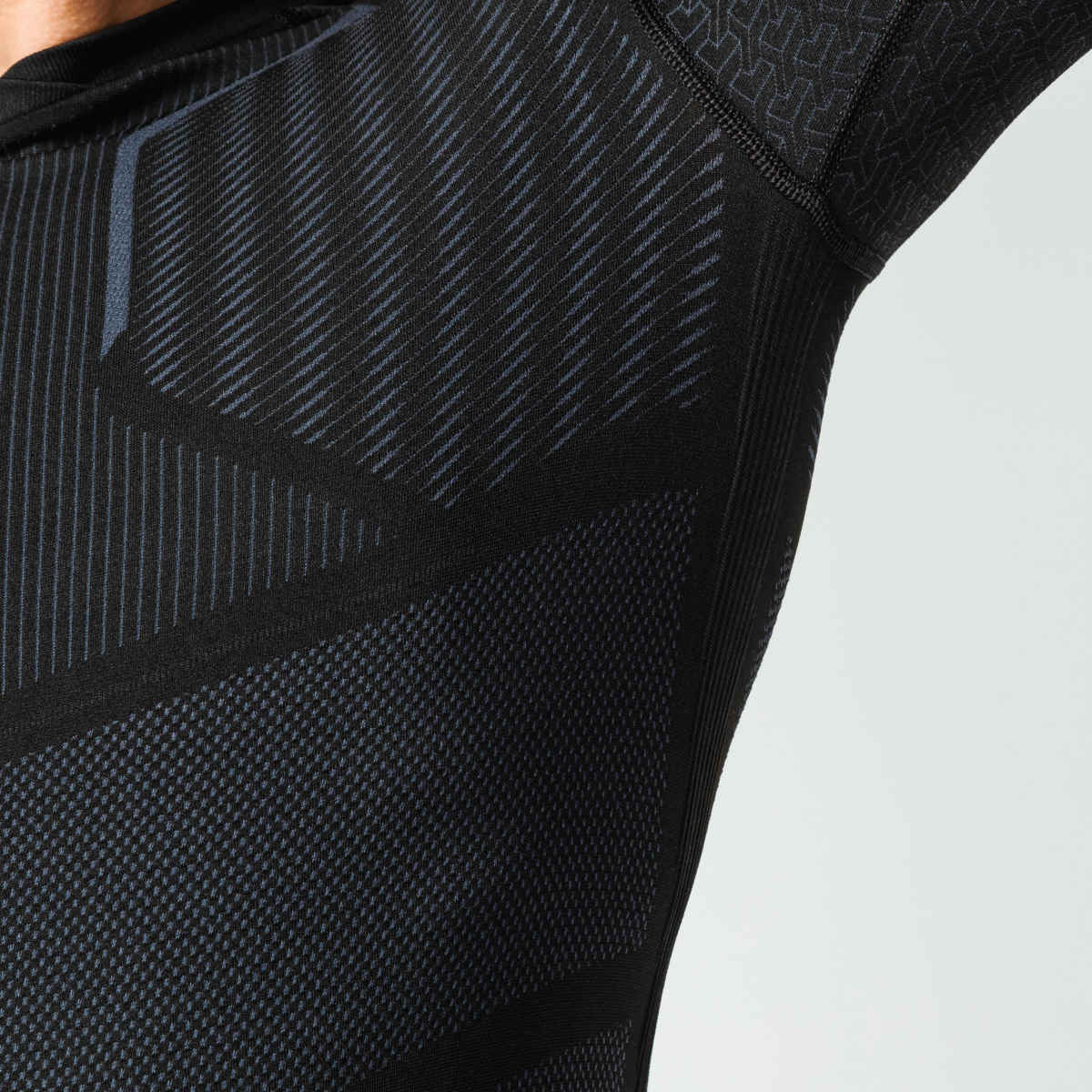 Decathlon | Kipsta Men's Quick Dry Long Sleeve Compression T-shirt | Black - L