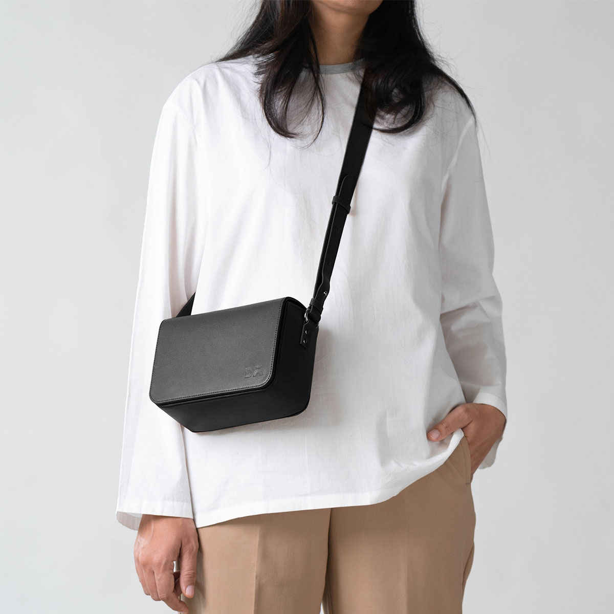 Daily Objects Sol Box Sling Crossbody Bag |Durable Vegan Leather | Black