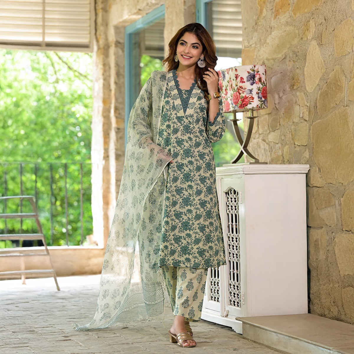 Divena Women s Bottle Green Floral Print Cotton Kurta Set | DK2069 | M
