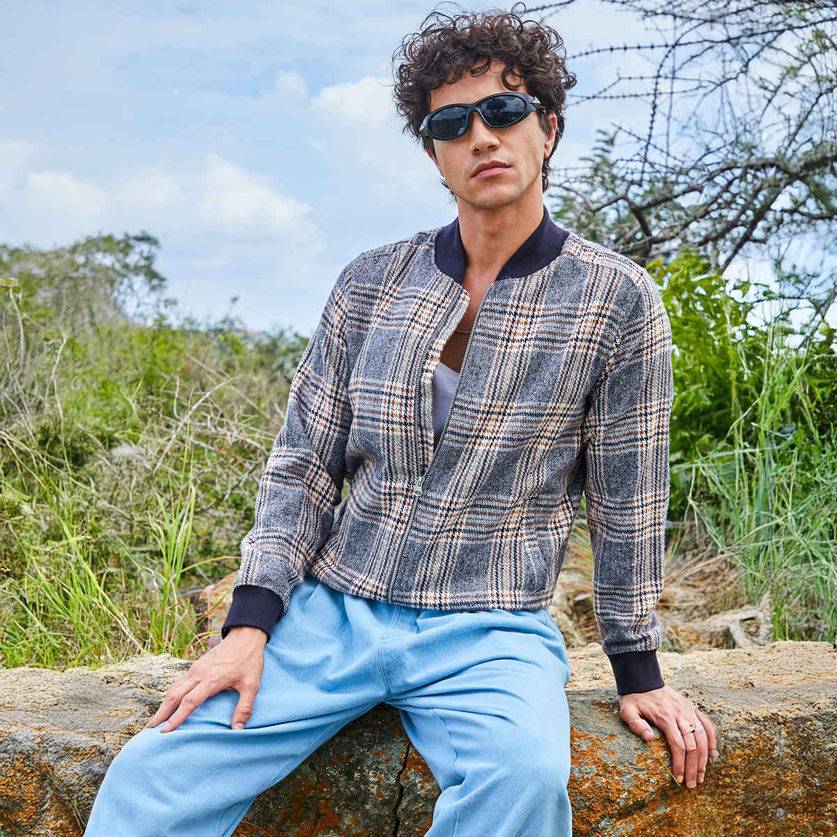 Campus Sutra Men's Tartan Plaid Jacket With Ribbed Hem | Grey - L