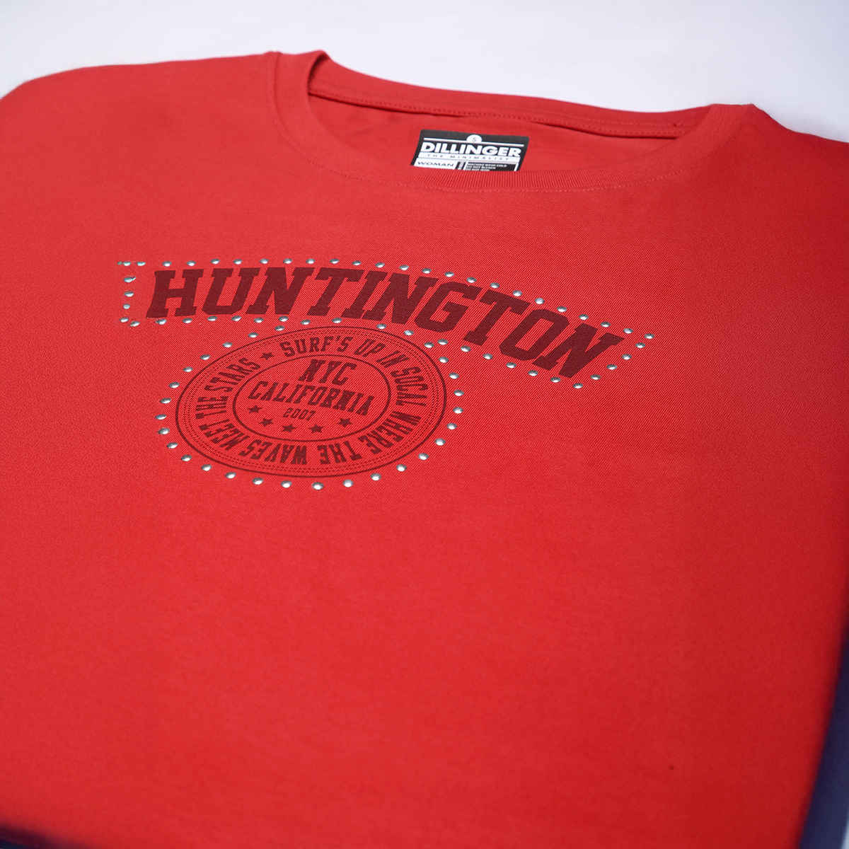 Dillinger Women's Short Sleeve Regular Cropped Crew Neck Varsity Printed T-shirt | Red - M