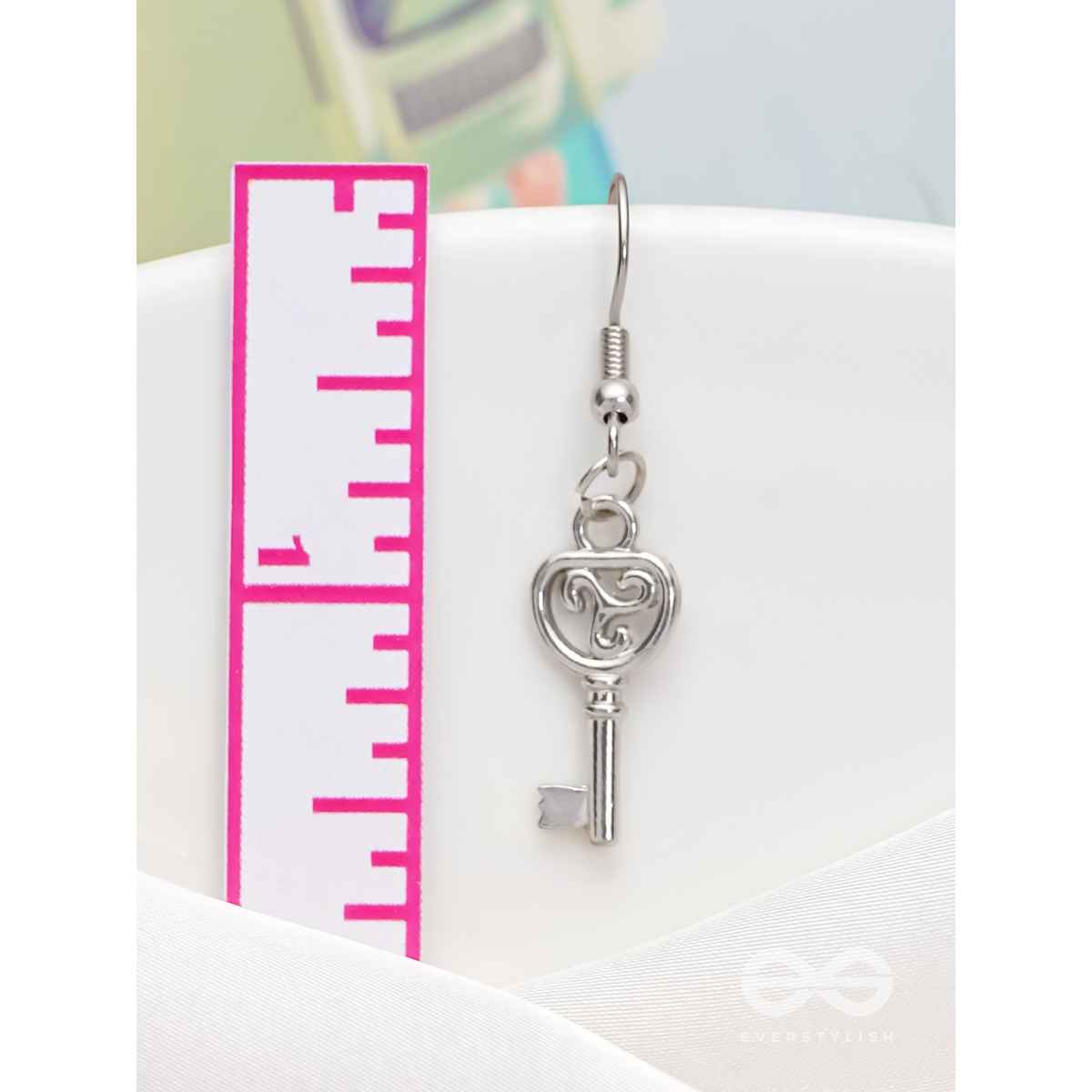 Everstylish Locke & Key- Silver Earrings