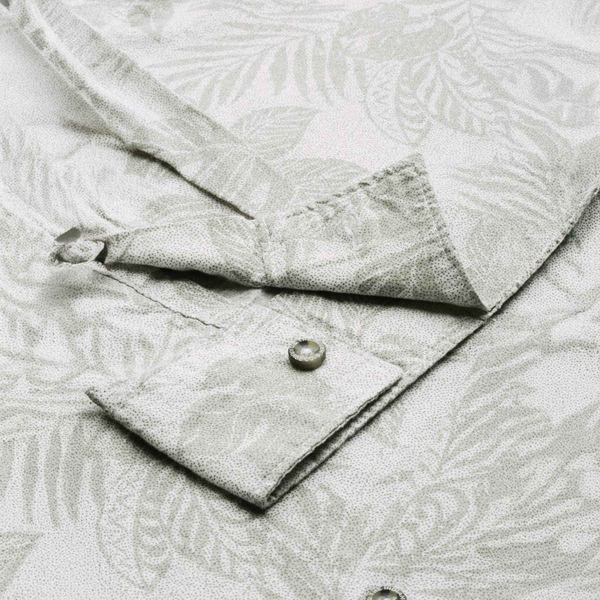 The Indian Garage Co Men's Slim Fit Tropical Casual Shirt | Grey - M