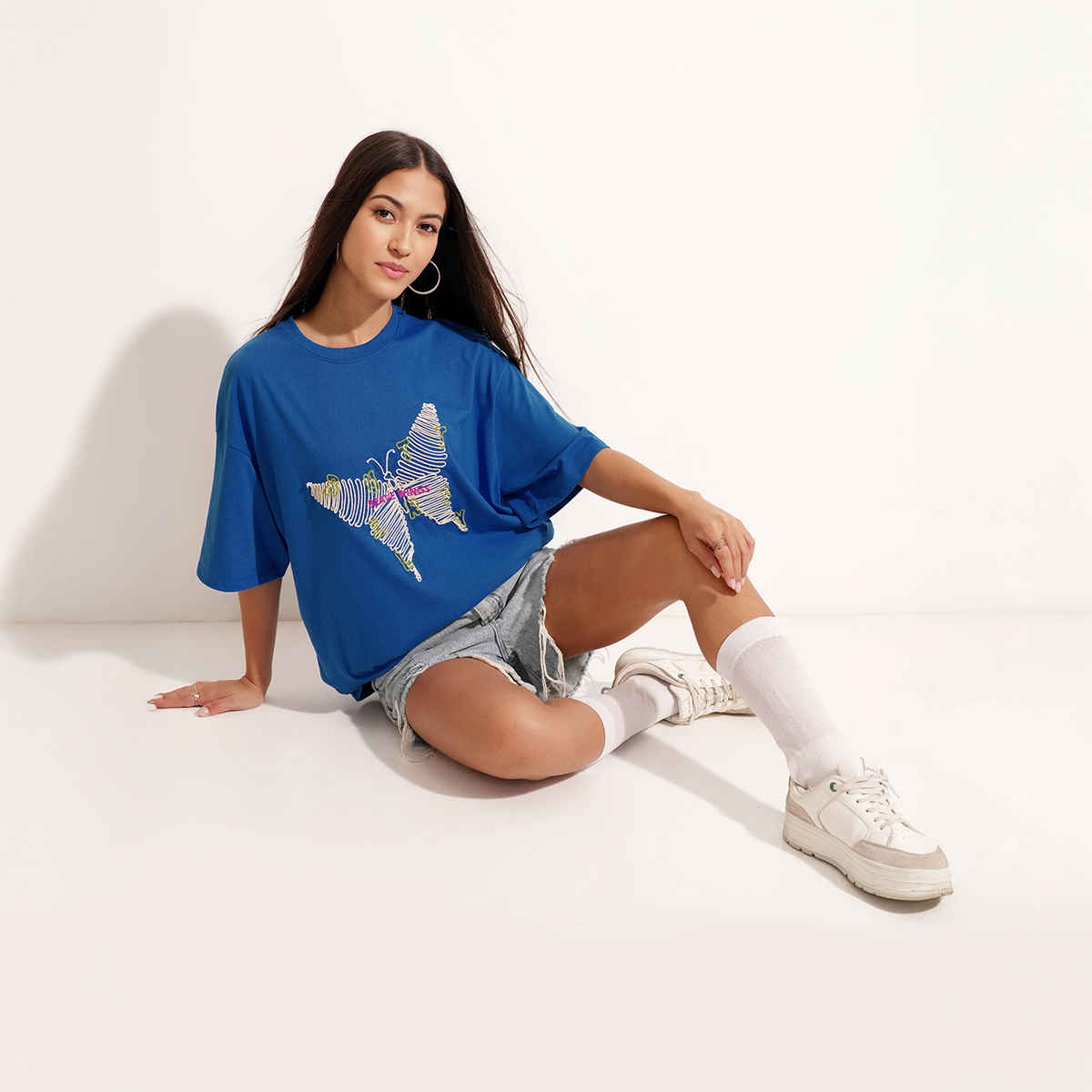 Tokyo Talkies Women's Chest Embroidered T-shirt | Blue - L