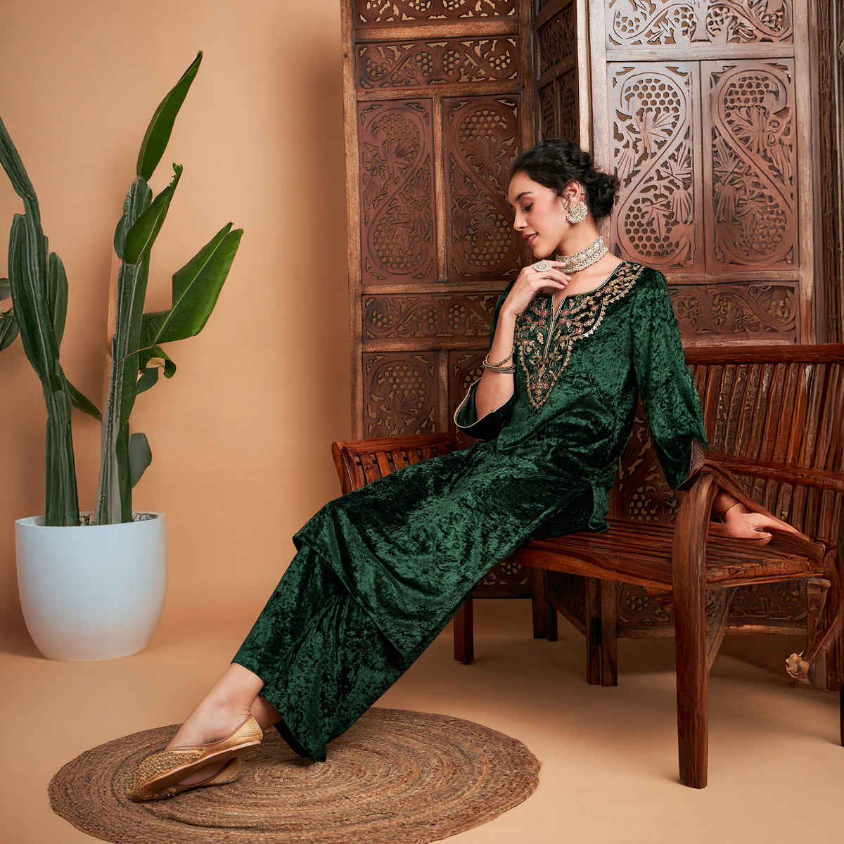 Shae by SASSAFRAS Women's Velvet Embroidered Straight Kurta | Green - M