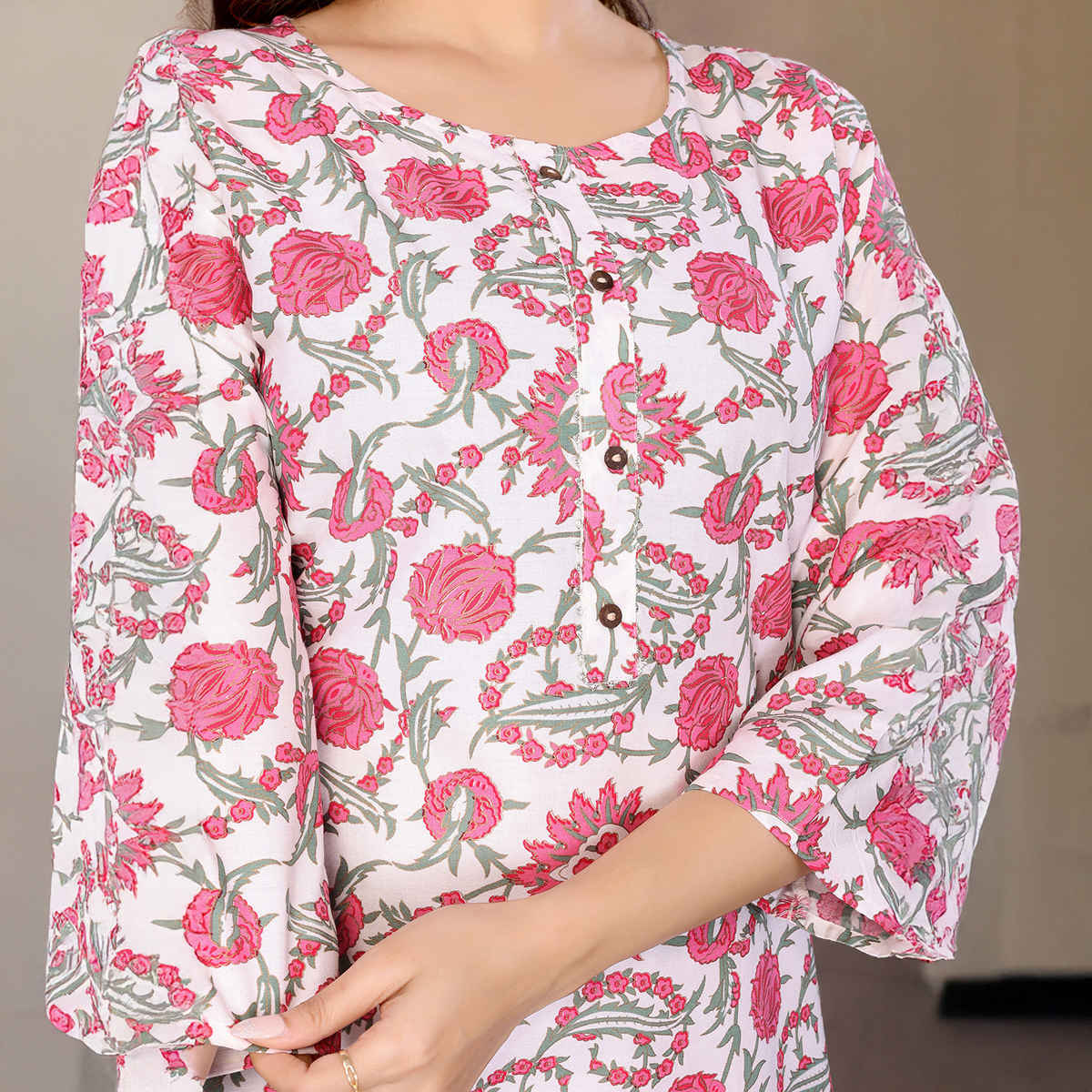 Rangita Women's Rayon Printed Straight Knee Length Kurta | Pink - M