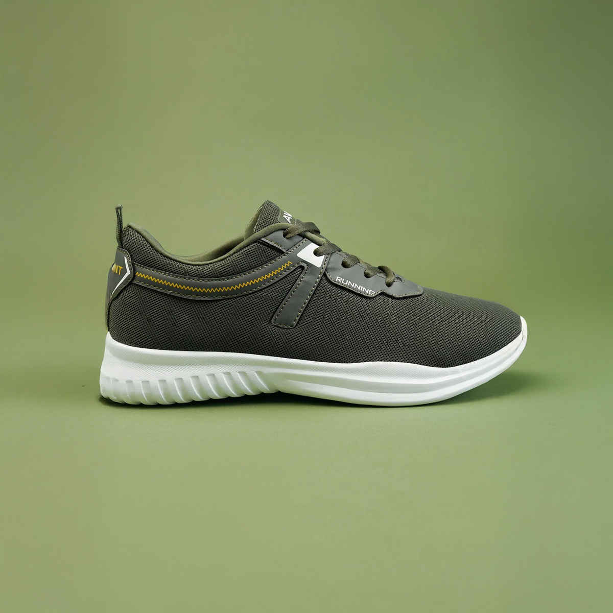 Avant Men's Trace Walking Shoes | Olive - UK 7