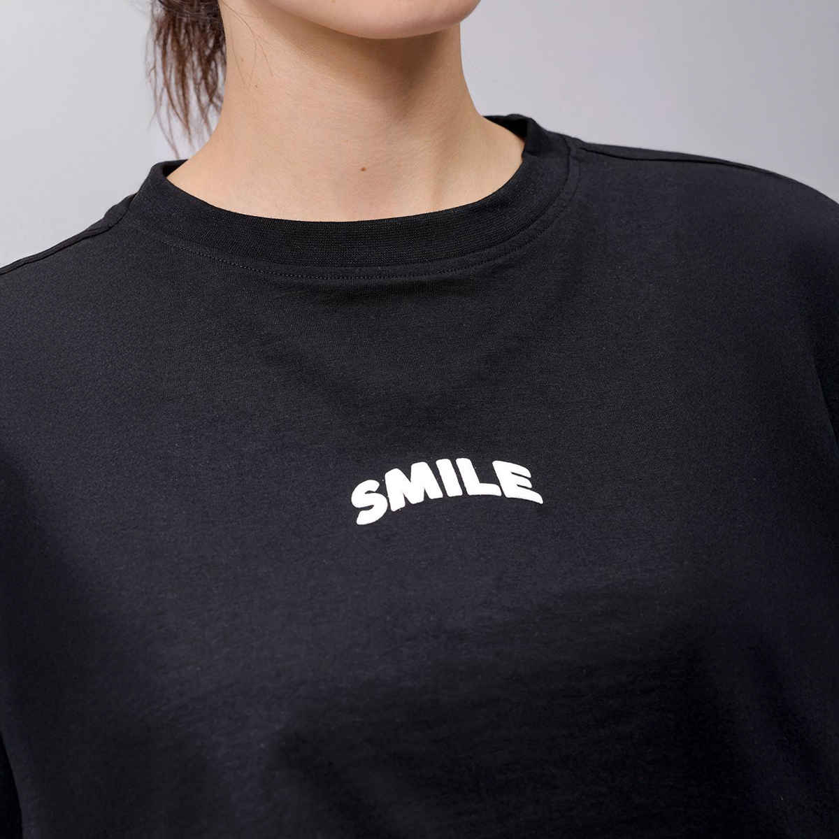 Freehand Women's Boxy Solid Casual Cropped T-shirt | 0424-Zfhcntee6-01 | Black - M