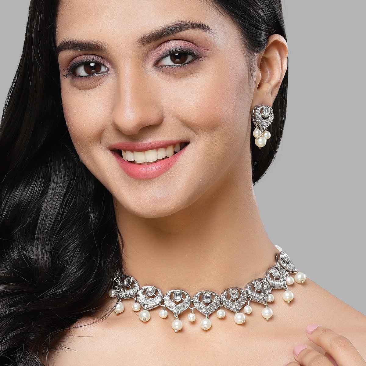 Karatcart Women's Jewellery Set White and Silver | 11017421