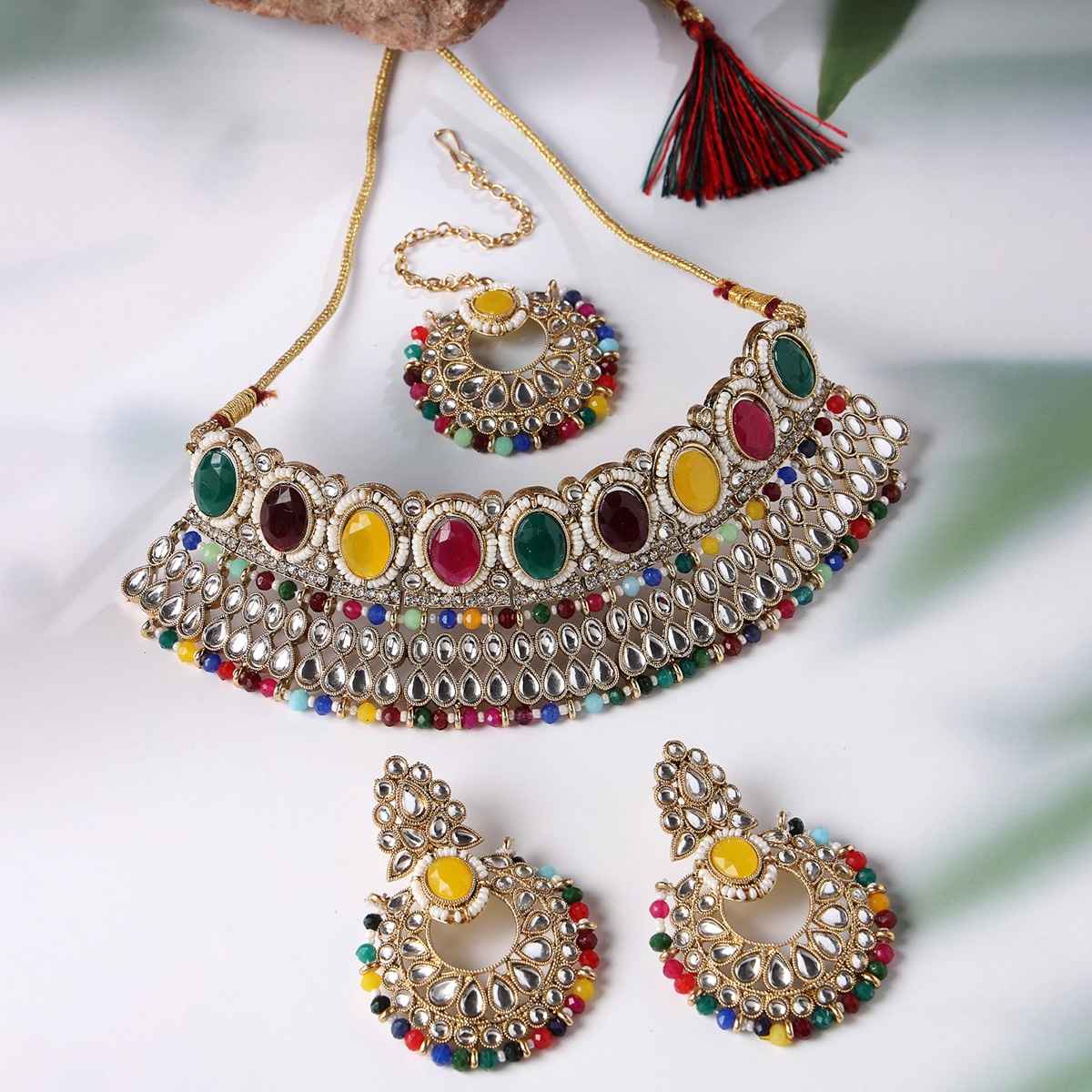 Sukkhi Trendstting Gold Plated Multi Kundan & Beads Studded Choker Necklace Set