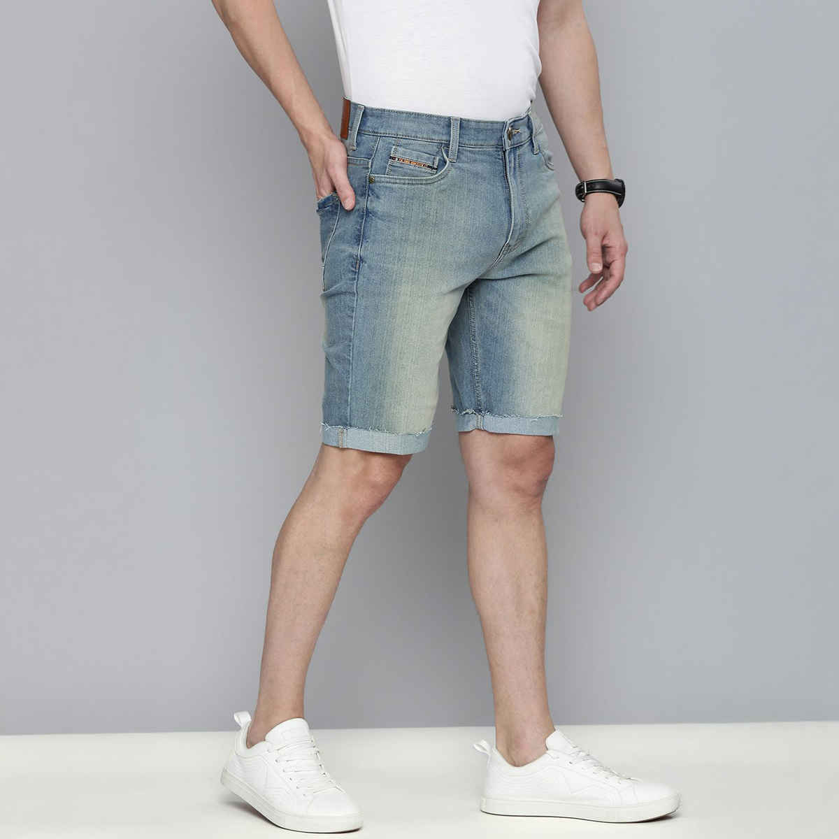 The Indian Garage Co Men's Slim Fit Solid Casual Shorts | Blue - 30